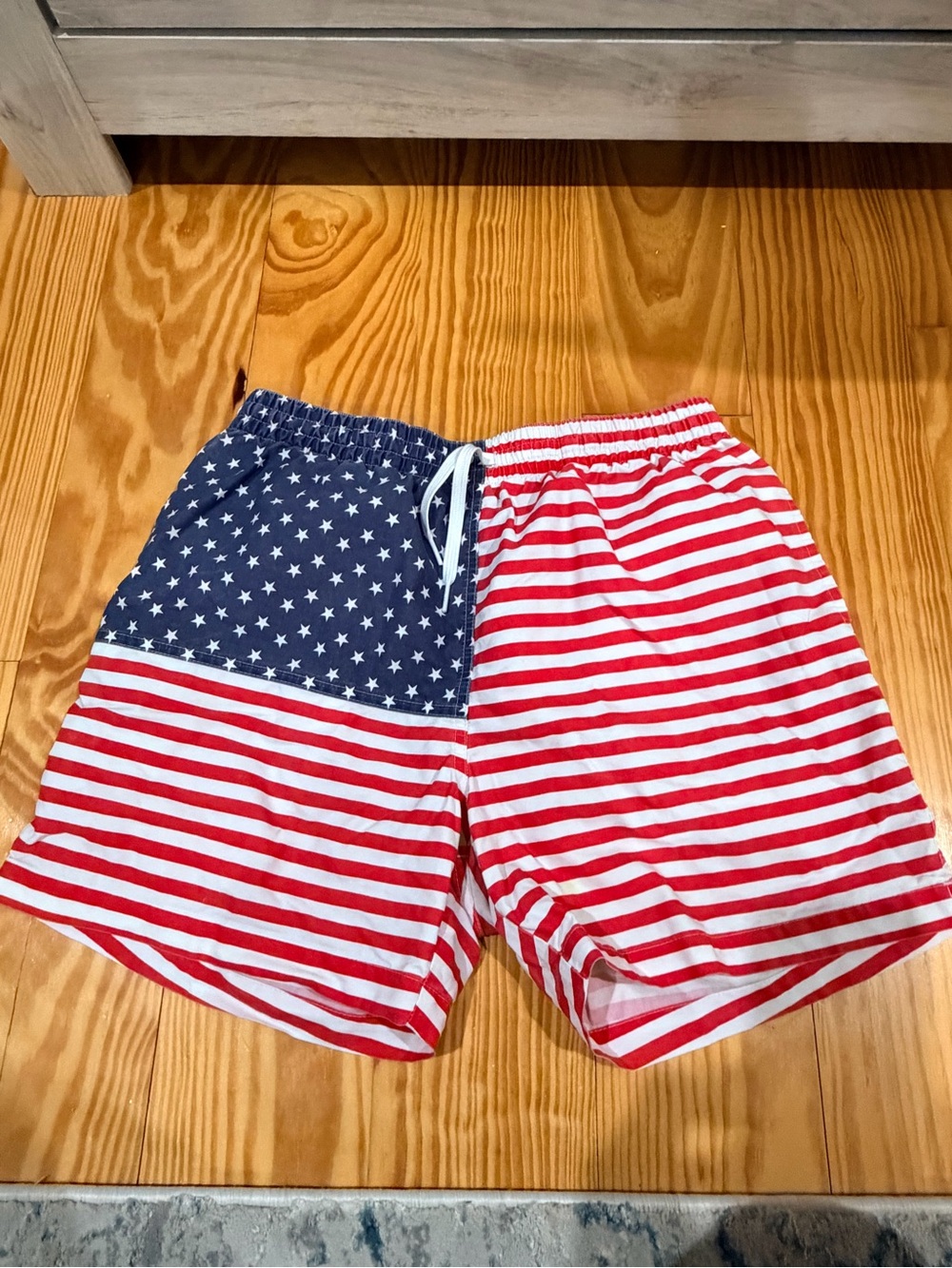 Chubbies- Men's Stars & Stripes Swim Trunks- 5.5 inch - Red, White & Blue